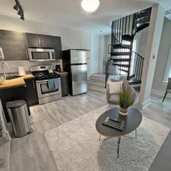 Quiet 1-Bedroom Loft near Entertainment District