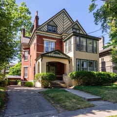 Spacious 6-BR Home-10 Mins to DT