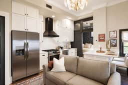 1839 Luxury Suite Walk to OTR & Convention Center