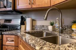 3-BR Soccer Stadium, Fast Drive to OTR & Downtown
