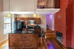 Broadway Suites - Stunning Downtown Condos