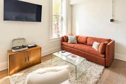 Centrally Located, Free Garage Parking!