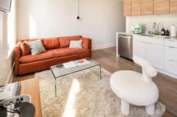 Centrally Located, Free Garage Parking!