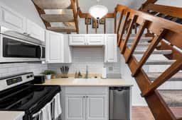 Charming Mt. Adams 1BR in Prime Location!