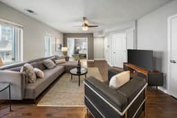 Comfortable 2BR Condo near City Center