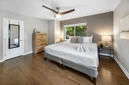 Comfortable 2BR Condo near City Center