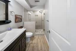 Comfortable 2BR Condo near City Center