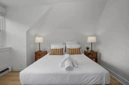 Cozy 3BR near Zoo | Hospitals | UC | Free Parking