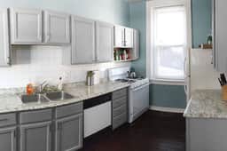 Cozy Apt in Walkable Area Downtown w/ Parking