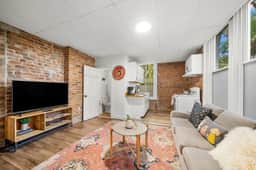 Cozy Studio with Parking | Near UC, Zoo, Downtown