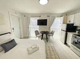 Cute Microapartment Walkable to Everything