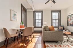 Deluxe 5-Bedroom Retreat Walkable to Everything