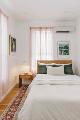 European Style Luxe 1BD, Walk to All OTR