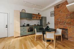 European Style Luxe 1BD, Walk to All OTR