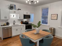 Explore Downtown from Adorable Mount Adams - Image 5