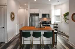 Gorgeous Gem in Heart of Hills