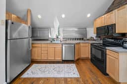 Hyde Park 2BR/2BA Penthouse with Private Patio