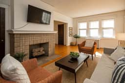 Hyde Park Comfort with Office | Near Everything