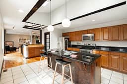 Lux Parkside 1BR | Patio | Free Parking | Walk ALL