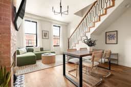 Lux Washington Park | Rooftop Patio | Free Parking