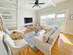 Mt Adams 2BR | Deck | River Views | 3-min to Dtown