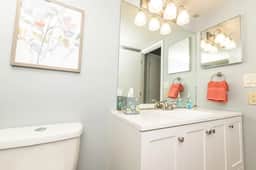 Mt. Adams 1BR Great Location! Steps from Monastery