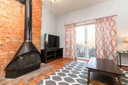 Mt. Adams 1BR Great Location! Steps from Monastery