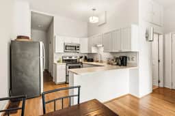 Mt. Adams 2BR Great Location! Steps from Monastery