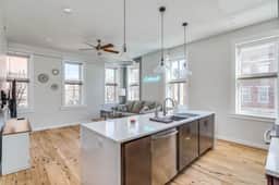 No Cleaning Fee + Free Parking 1-br Condo OTR