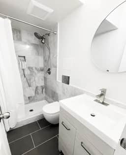 OTR Penthouse: Walk Everywhere & FREE Parking