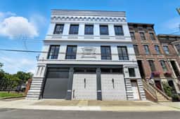 Penthouse Best Street of OTR Indoor Parking Spots