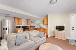Renovated 1 Bed w/ Terrace-OTR, UC, Findlay Market