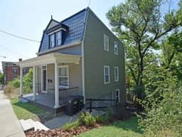 Renovated 2B w/Balcony by OTR, UC, Findlay Market