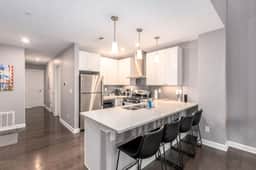 Soaring 2-Bedroom Parkside Loft Walkable to it All