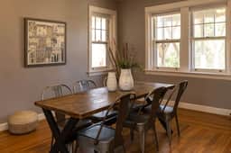 Spacious in Hyde Park with Patio