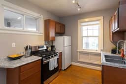 Spacious in Hyde Park with Patio