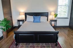 Stunning Condo Near Washington Park - Free Parking