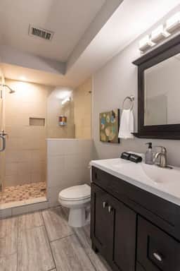 Stylish 2BR near it all