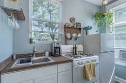The Den - Cozy 1BR in Central Pleasant Ridge
