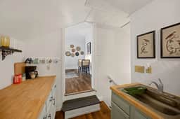 The Nest - Spacious 1BR Getaway in Pleasant Ridge