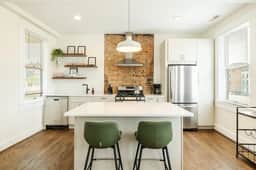 Walkable 2-Bdrm | Findlay Market | Downtown | UC