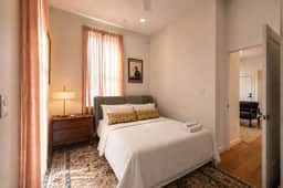 Washington Park 1BR w Parking - Walk Everywhere