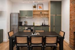 Washington Park 2BR w Parking - Walk to All
