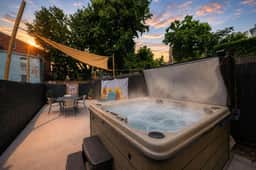 3BR Home + Hot Tub + Stadiums near Downtown, OTR