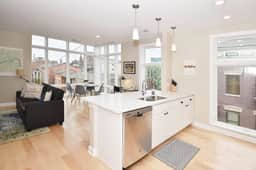 Best-of-the-Best in OTR, FREE Parking! - Image 3