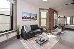 Gorgeous Condo in Heart of OTR, Free Parking! - Image 3