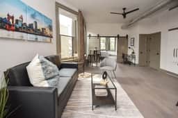 Gorgeous Condo in Heart of OTR, Free Parking! - Image 4