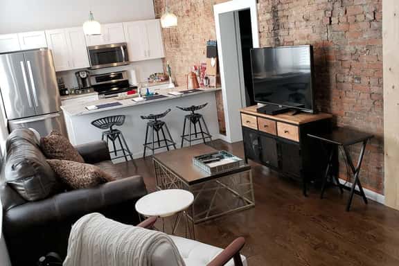 ♥ Great Parkside OTR Condo in Top-Ranked Building - Image 1
