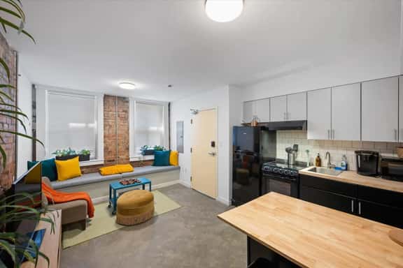Cozy 1BR Near Findlay Market and UC, Rhinegeist - Image 1