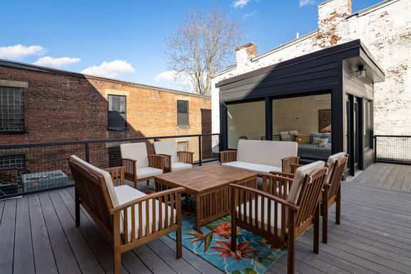 Deluxe 3BR Loft Walkable to Everything Downtown - Image 1